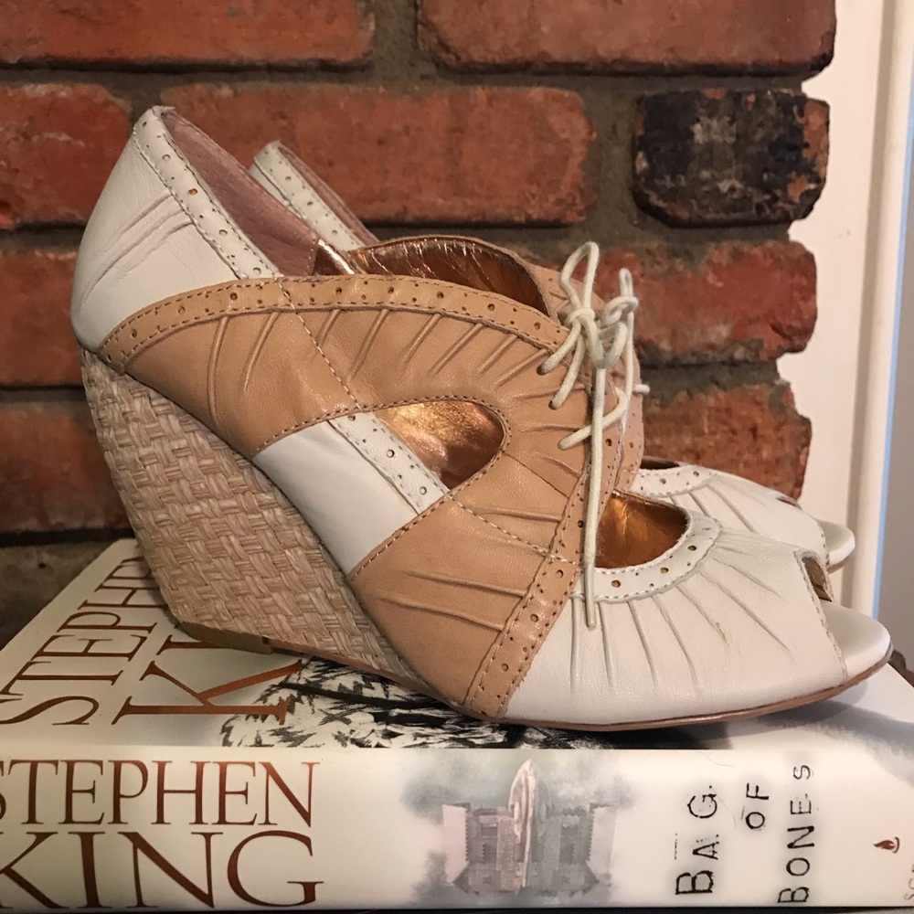SEYCHELLES Anthropologie Wedges 7.5 Unique EUC